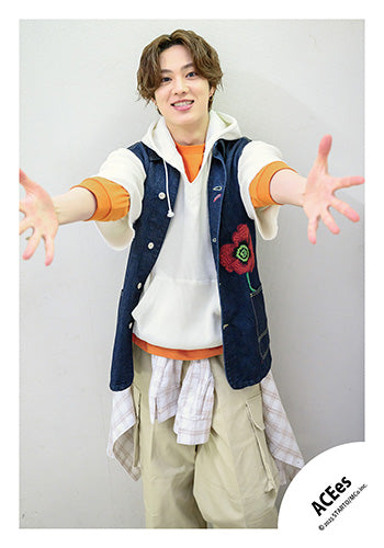 【No.ACE25-069】「ACEes Arena Tour 2025 PROLOGUE」Goods off-shot