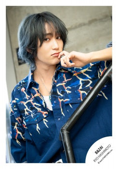 【No.BZI26-165】Profile photo off-shot 2026