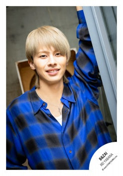 【No.BZI26-166】Profile photo off-shot 2026