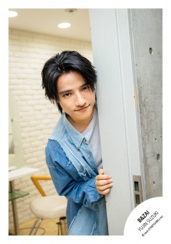 【No.BZI26-190】Profile photo off-shot 2026