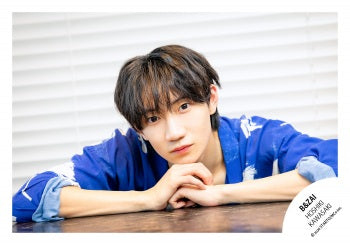 【No.BZI26-197】Profile photo off-shot 2026