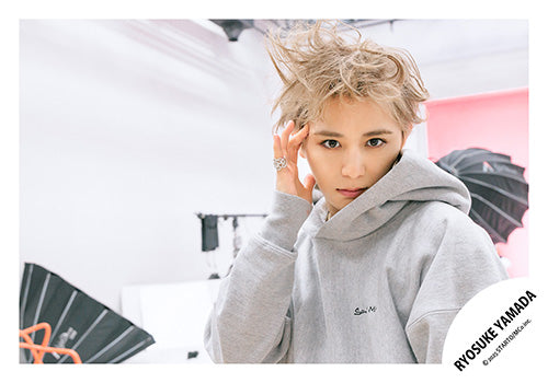 【No.HSJ25-110】Ryosuke YAMADA Album「RED」MV & jacket photo off-shot