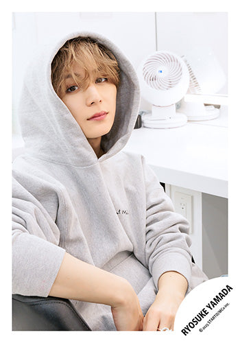 【No.HSJ25-122】Ryosuke YAMADA Album「RED」MV & jacket photo off-shot