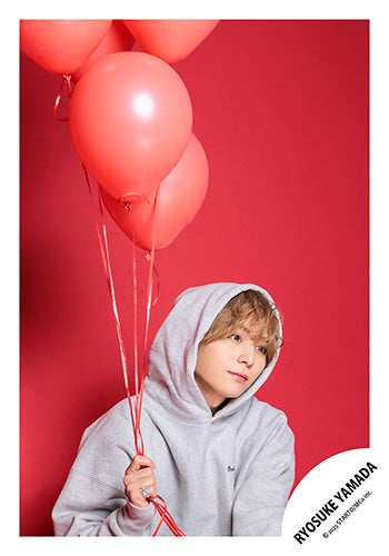 【No.HSJ25-137】Ryosuke YAMADA Album「RED」MV & jacket photo off-shot