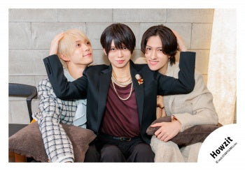 【No.HWZ26-045】「Howzit 1st LIVE 2026 NICE TO ME YOU」Goods off-shot