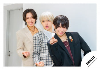 【No.HWZ26-049】「Howzit 1st LIVE 2026 NICE TO ME YOU」Goods off-shot