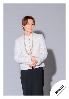 【No.HWZ26-075】「Howzit 1st LIVE 2026 NICE TO ME YOU」Goods off-shot