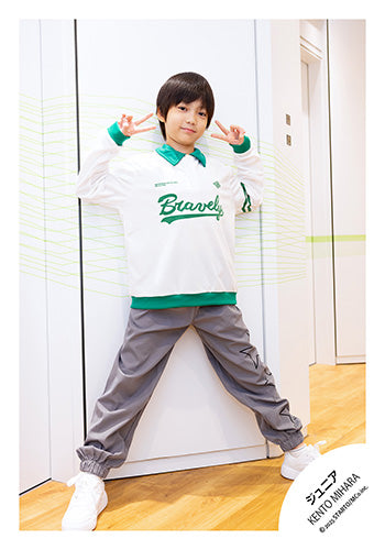 【No.JR25-1165】Profile photo off-shot 2025