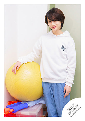 【No.JR25-1175】Profile photo off-shot 2025
