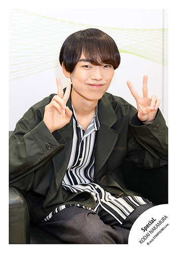 【No.JR25-594】Profile photo off-shot 2025