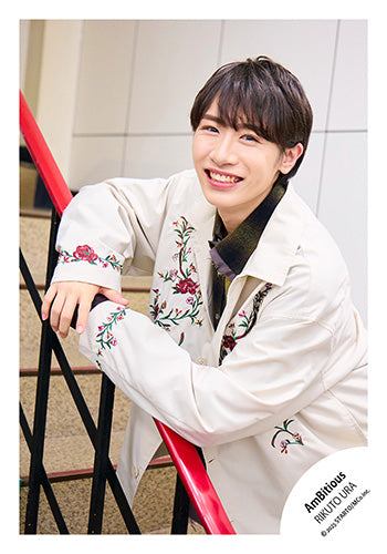 【No.JR25-695】Profile photo off-shot 2025