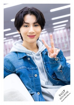【No.JR26-821】Profile photo off-shot 2026