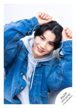【No.JR26-822】Profile photo off-shot 2026