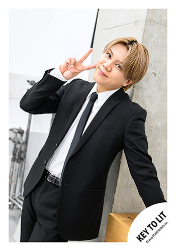 【No.KEY25-112】「KEY TO LIT Arena Tour 2025 WAKE UP THE FOOL」Goods off-shot