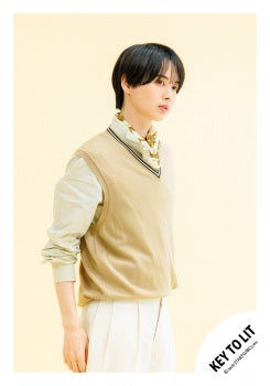 【No.KEY26-110】「KEY TO LIT Arena Tour 2026 NEO CLASSICS」goods off-shot