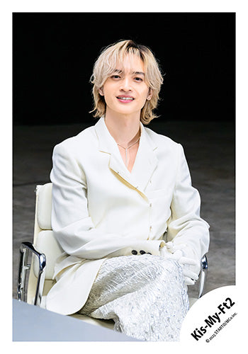 【No.KMF25-107】Single「Curtain call」MV,jacket & Special video off-shot