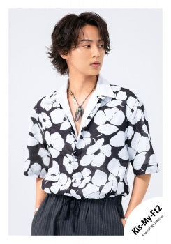 【No.KMF26-203】「Kis-My-Ft2 LIVE TOUR 2026 fan IS ・・・・・・」Goods off-shot