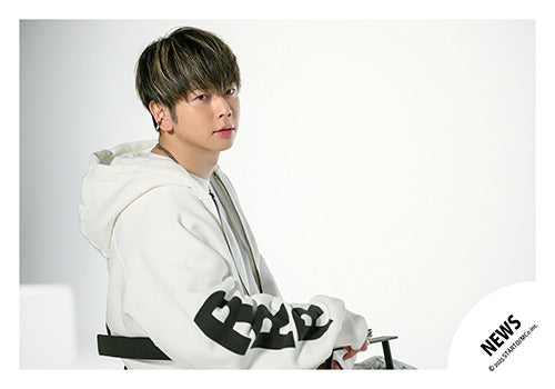 【No.NWS25-175】「NEWS LIVE TOUR 2025 Transformation」Goods off-shot