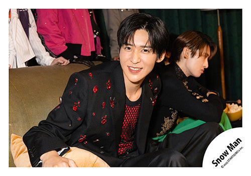 【No.SM25-647】Single「SERIOUS」MV & jacket photo off-shot