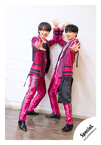 【No.SP25-050】「SpeciaL LIVE 2025 4ever SpeciaL」Goods off-shot