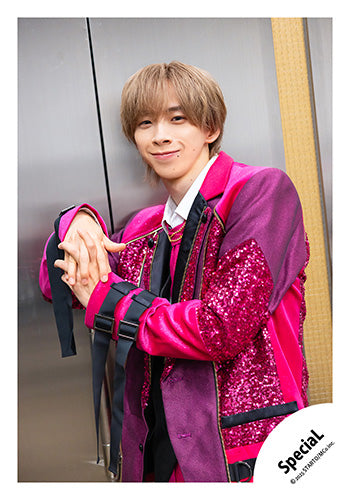 【No.SP25-063】「SpeciaL LIVE 2025 4ever SpeciaL」Goods off-shot