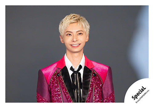 【No.SP25-073】「SpeciaL LIVE 2025 4ever SpeciaL」Goods off-shot