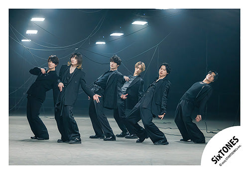 No.ST25-472】Single「BOYZ」MV & jacket photo off-shot – FAMILY