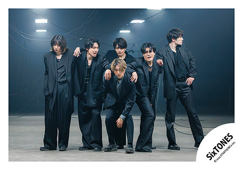 No.ST25-476】Single「BOYZ」MV & jacket photo off-shot – FAMILY