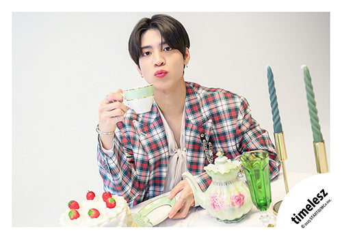 【No.TSZ25-421】「We're timelesz LIVE TOUR 2025 episode 1 〜FAM〜」Goods off-shot