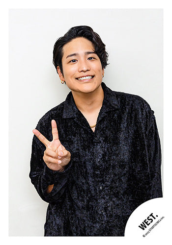 【No.WES25-074】Album「A.H.O. -Audio Hang Out-」MV & jacket photo off-shot