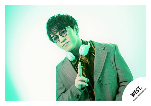 【No.WES25-257】「WEST. LIVE TOUR 2025 A.H.O. -Audio Hang Out-」Goods off-shot