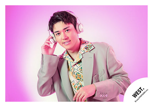 【No.WES25-297】「WEST. LIVE TOUR 2025 A.H.O. -Audio Hang Out-」Goods off-shot