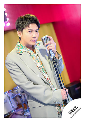 【No.WES25-299】「WEST. LIVE TOUR 2025 A.H.O. -Audio Hang Out-」Goods off-shot