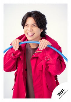 【No.WES25-548】「WEST. SPECIAL LIVE “WESTA!” 2025-2026」Goods off-shot