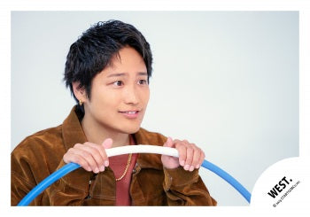 【No.WES25-558】「WEST. SPECIAL LIVE “WESTA!” 2025-2026」Goods off-shot