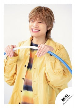 【No.WES25-570】「WEST. SPECIAL LIVE “WESTA!” 2025-2026」Goods off-shot