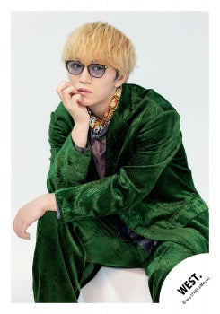 【No.WES25-588】「WEST. SPECIAL LIVE “WESTA!” 2025-2026」Goods off-shot