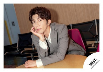 【No.WES25-606】「WEST. SPECIAL LIVE “WESTA!” 2025-2026」Goods off-shot