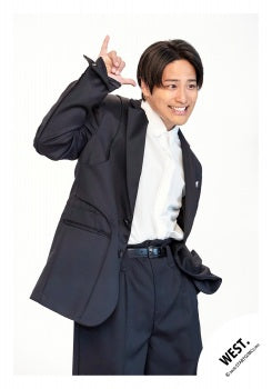 【No.WES26-217】「WEST. LIVE TOUR 2026 Yuiitsu-Muni」Goods off-shot