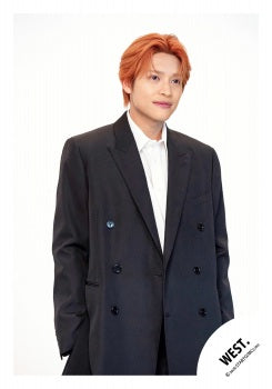 【No.WES26-224】「WEST. LIVE TOUR 2026 Yuiitsu-Muni」Goods off-shot