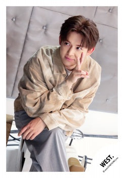 【No.WES26-271】「WEST. LIVE TOUR 2026 Yuiitsu-Muni」Goods off-shot