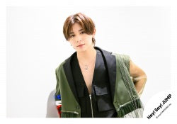 单曲「UMP」MV及封面照 off-shot 【Hey! Say! JUMP】 3入照片组 山田凉介ver. 24-285