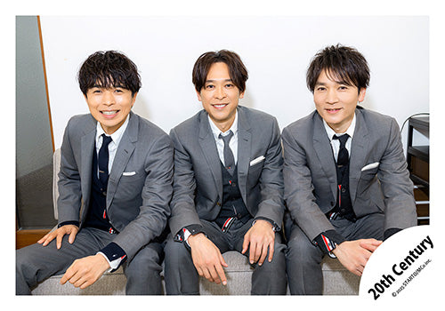 【No.20C25-001】Single「Never Give Up!」MV & jacket photo off-shot