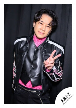 【No.ABC25-324】「A.B.C-Z Concert Tour 2025 CRAZY ROMANTIC!」Goods off-shot