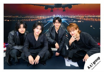 Ae! group LIVE TOUR 2026 Runway」Goods off-shot – FAMILY CLUB