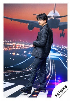 Ae! group LIVE TOUR 2026 Runway」Goods off-shot – FAMILY CLUB