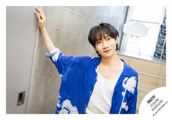 【No.BZI26-198】Profile photo off-shot 2026