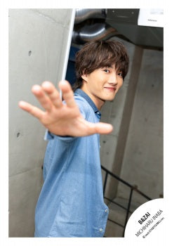 【No.BZI26-203】Profile photo off-shot 2026