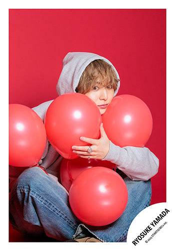 【No.HSJ25-109】Ryosuke YAMADA Album「RED」MV & jacket photo off-shot