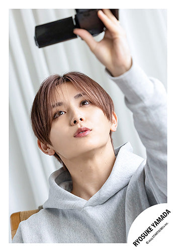【No.HSJ25-116】Ryosuke YAMADA Album「RED」MV & jacket photo off-shot